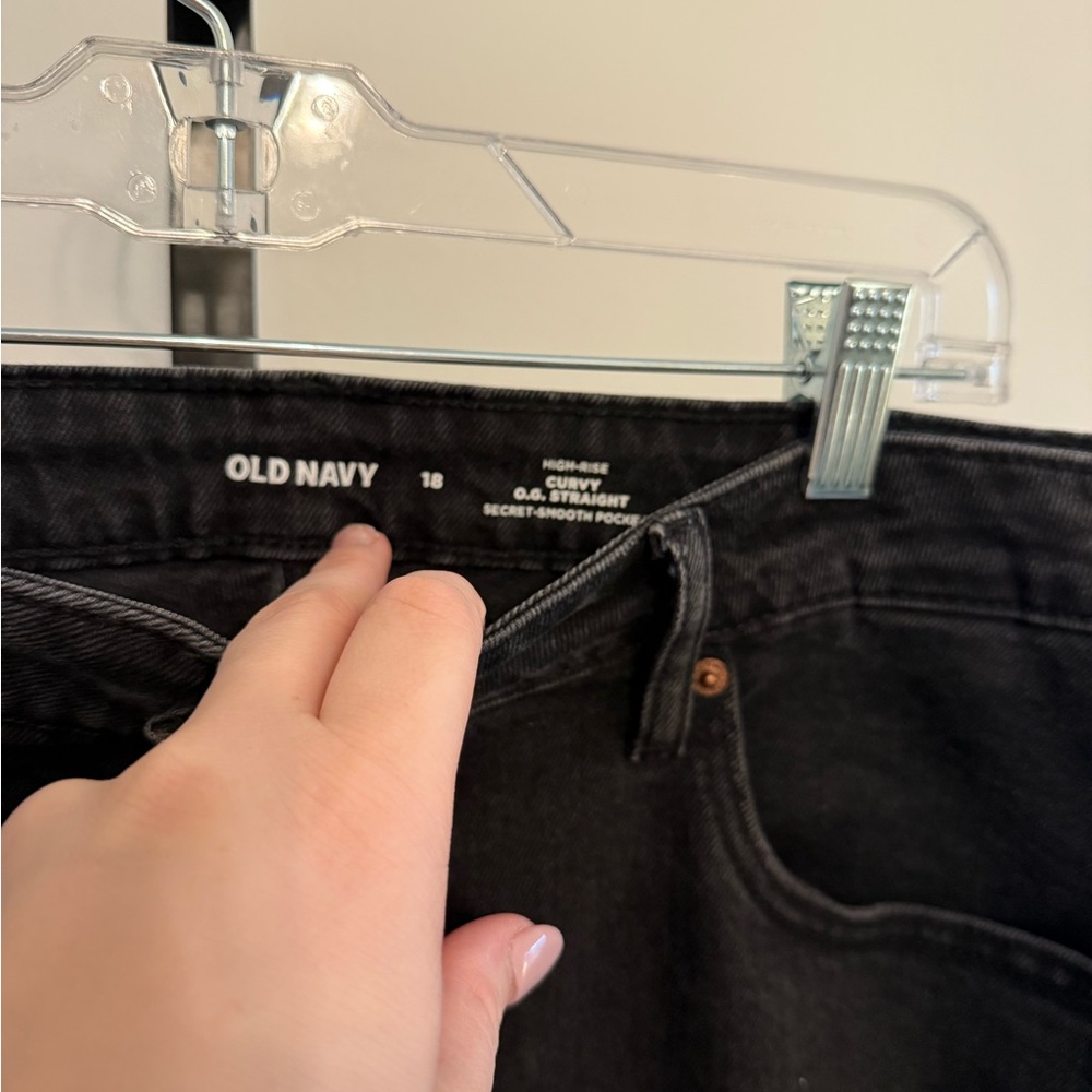 Old Navy • NWT High Rise Curvy OG Straight Jean Secret Smooth Pocket 18 Raw Hem - Picture 4 of 8